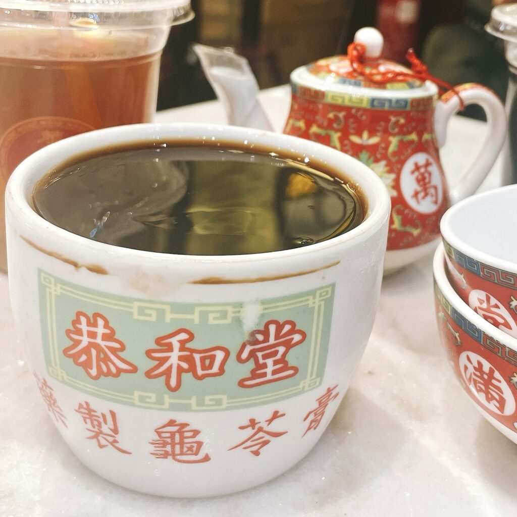 恭和堂 Koong Woh Tong クアラルンプール Kuala Lumpur Bukit Bintang ブキッビンタン Pavilion パビリオン herbal jelly 亀ゼリー Wu Hua Cha 五花茶 Hong Kong antique 香港アンティーク 