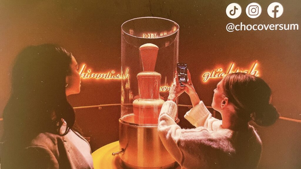 CHOCOVERSUM Chocolate Museum チョコレート博物館 Hamburg ハンブルク Entrance 入口 Chocolate Fountain チョコレートファウンテン